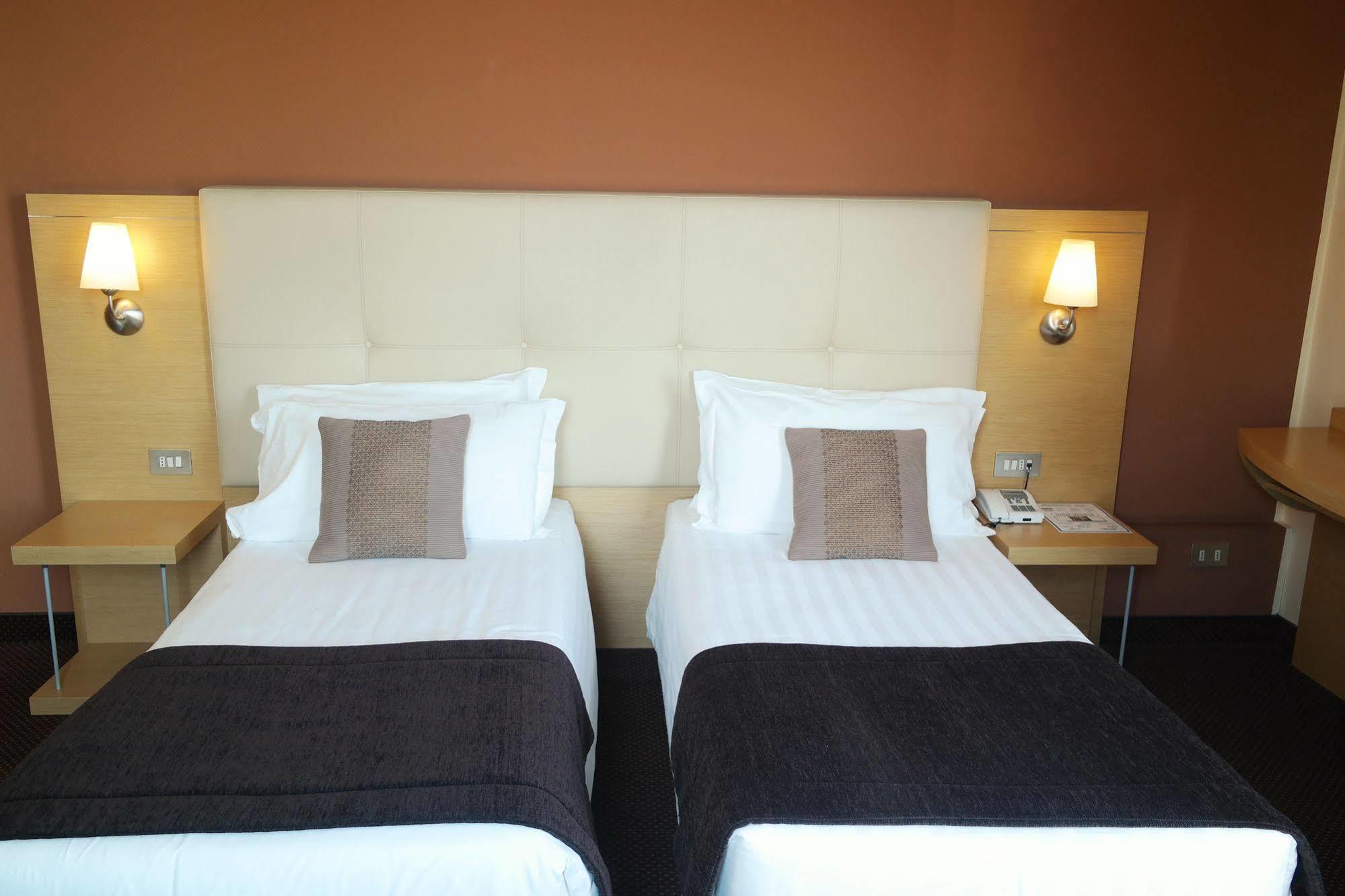 Hotel Vittoria Rubano Extérieur photo