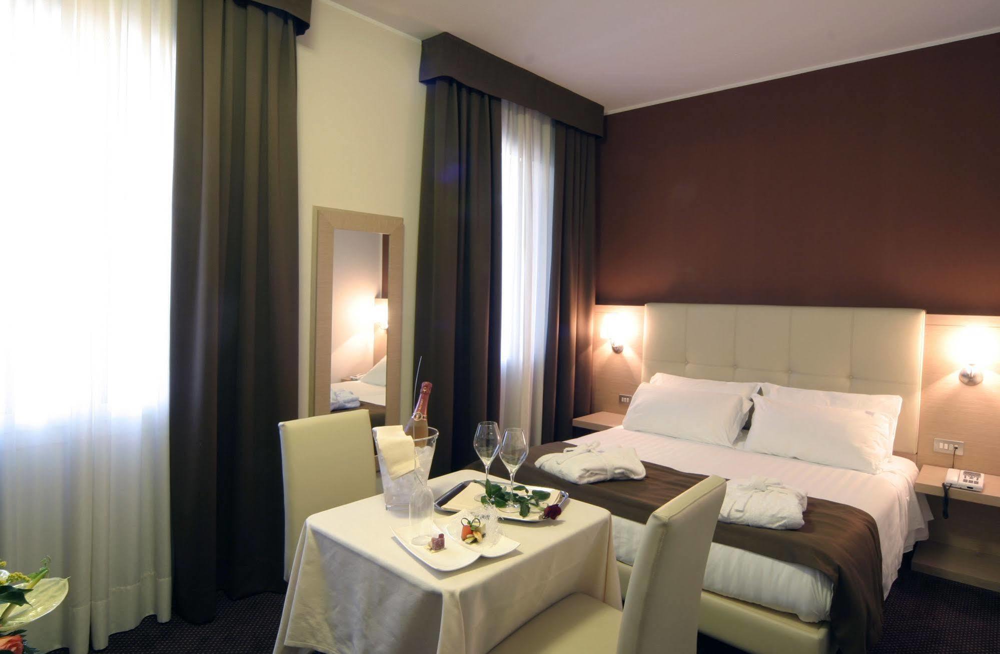 Hotel Vittoria Rubano Extérieur photo